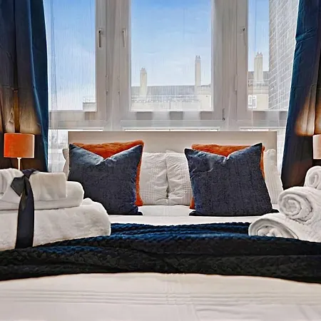 Chambre XI Louis Elyse Roissy-en-France